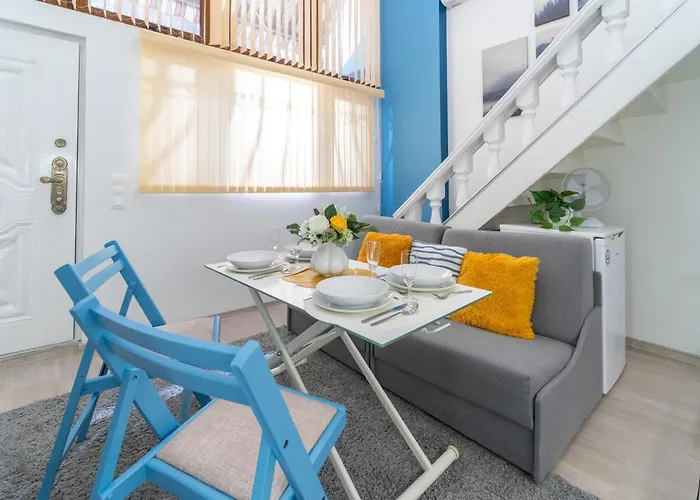 Deja Blue Old Center Studio. * סופיה