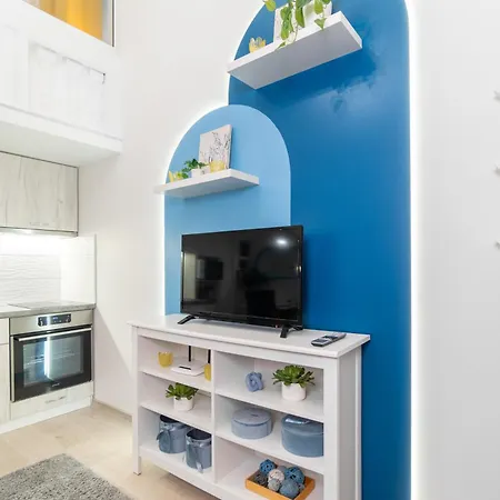 Apartment Deja Blue Old Center Studio.